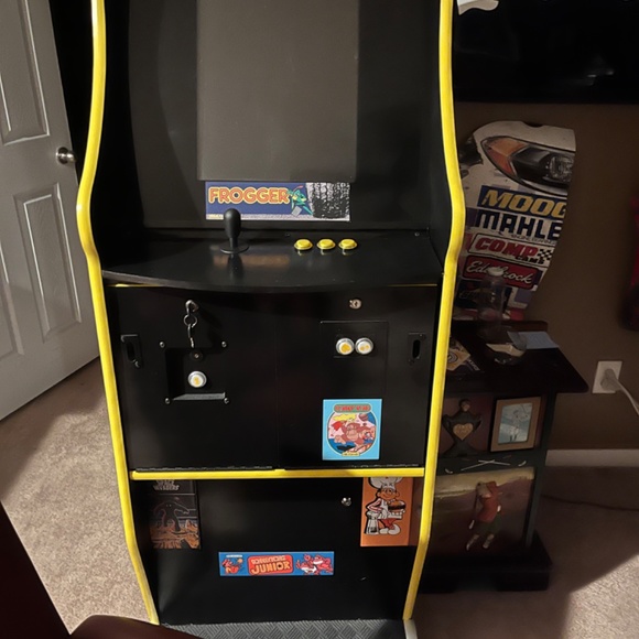 Custom made pac man machine! Like new!  Excellent condition! - Picture 3 of 3